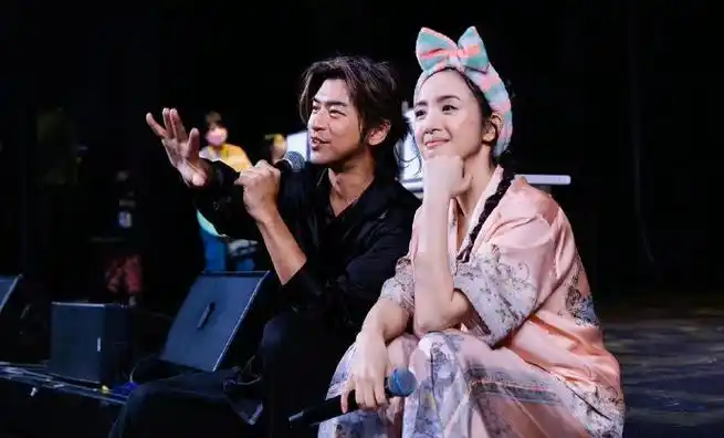 林依晨陈柏霖合照梦回程又青李大仁##梦回程又青李大仁