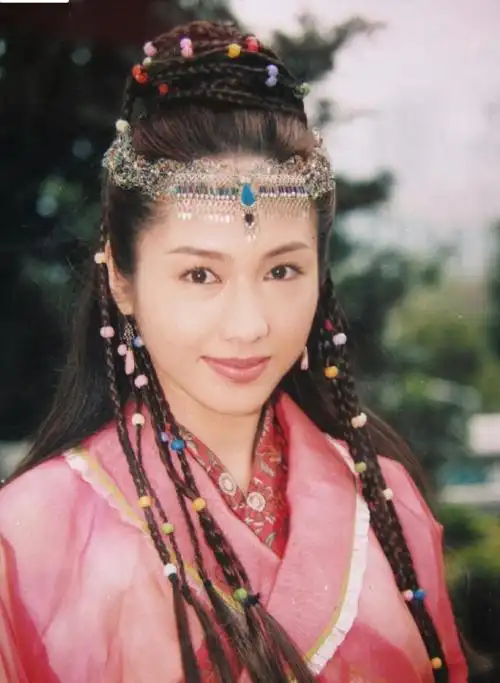 50岁李嘉欣和51岁黎姿同框,没有打针的脸就是抗衰啊