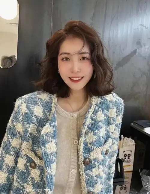 不挑脸型的齐肩烫发百搭发型法式烫