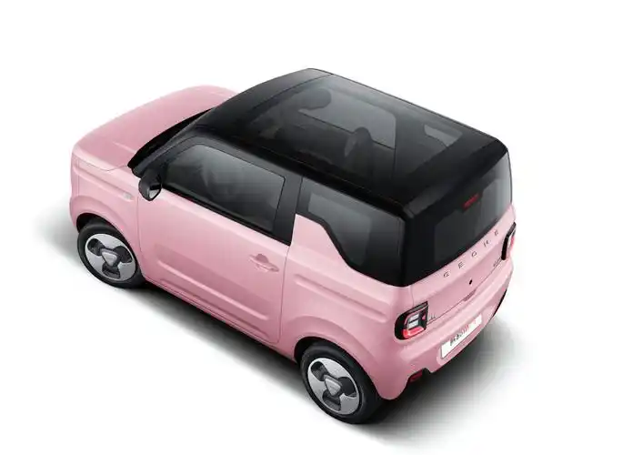 微型电动车黑马 吉利熊猫mini上市售3.99万起 续航最高可达200公里