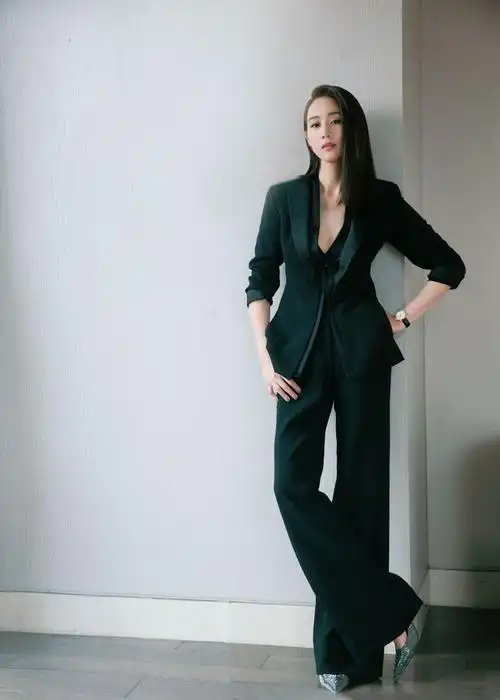 台湾第一美腿张钧甯写真大图赏析8热播剧经常可以看到她