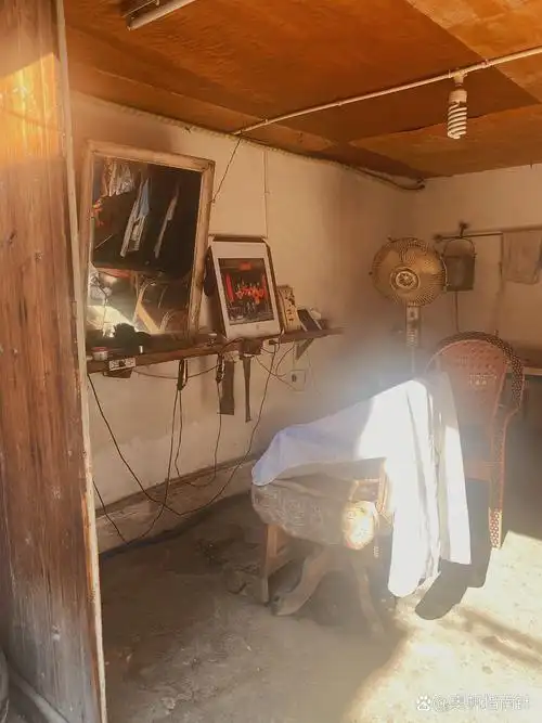 平阳|古街上的老式理发店 千年古镇钱仓的老街金钱路,是尚存的一条