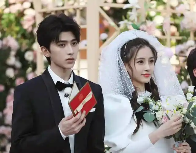 蔡徐坤baby被传绯闻,黄旭熙紧急晒照澄清,不愧是跑男家族,太有爱了