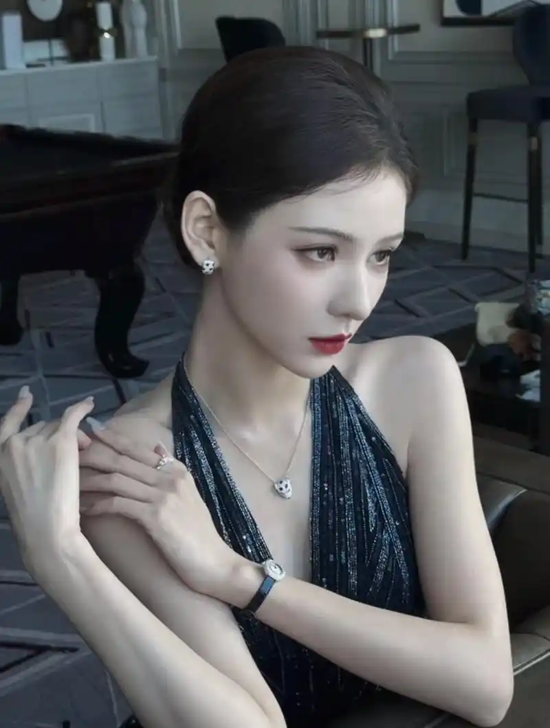 张予曦的这套礼服,感觉如何?