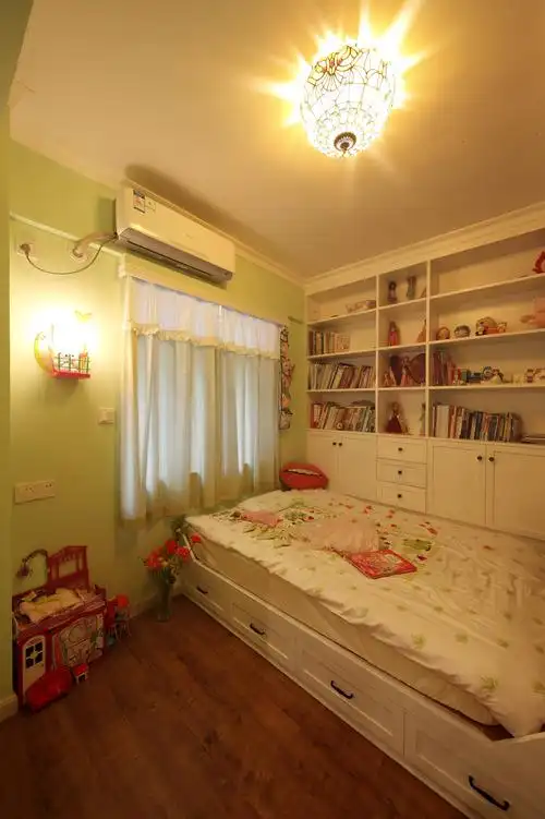 小户型美式两居装修榻榻床设计