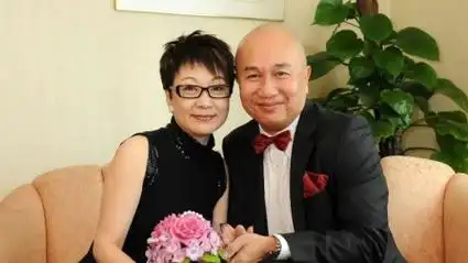 72岁郭锋正式复出近照曝光 丧妻7年意志消沉