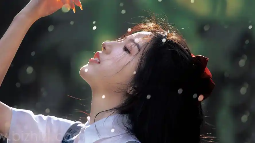 森系清纯可爱美女抬头4k美女壁纸3840x2160