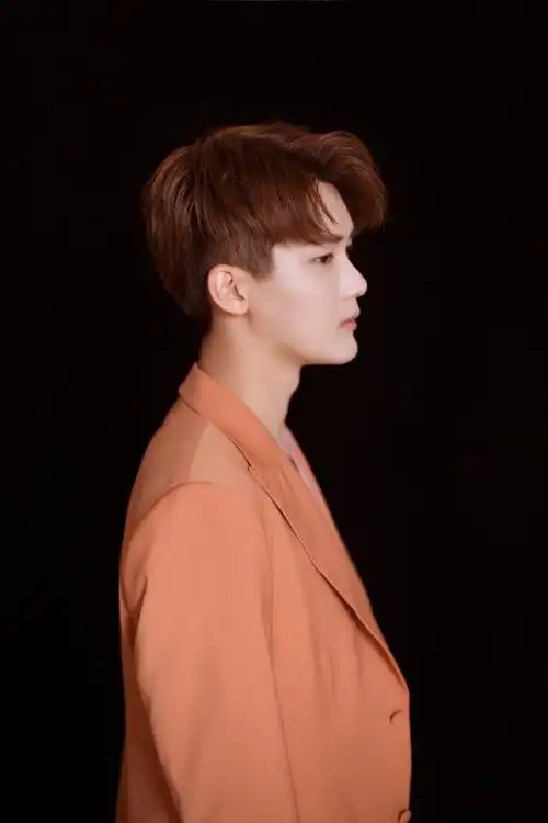 熊梓淇二十四小时发布会帅气图片413