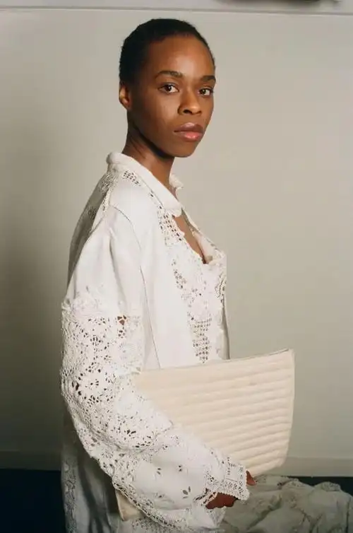 4个海外新概念服装设计师带你了解解构重建与身体上美丽的复杂