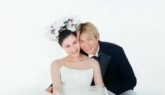 喻可欣和刘德华签过婚书分手后曝其私密事37年还没放下