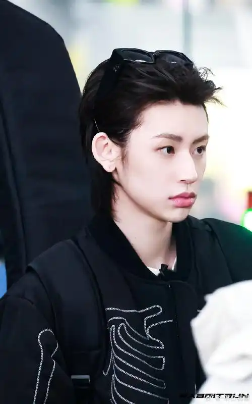 小鬼王琳凯超话#王琳凯#97#王琳凯#@小鬼-王琳凯92搜狐时尚盛典