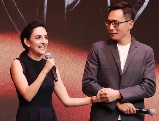 刘烨老婆近照撞脸谢娜两个人生活状态迥异除了长相哪儿都不像