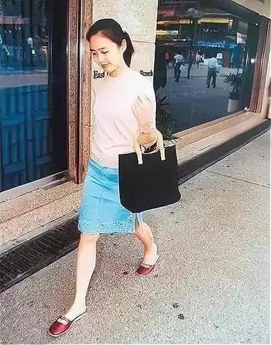 看到刘德华的结婚照片,才知道他不提自己妻子的原因|记者|朱丽倩|刘