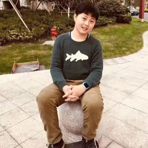 今早6点40分左右 余杭一名13岁初中男生, 从家中骑自行车离开至轿未