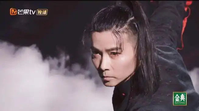 张晋《披荆斩棘的哥哥》初舞台《倩女幽魂》的古装造型还挺别出心裁的