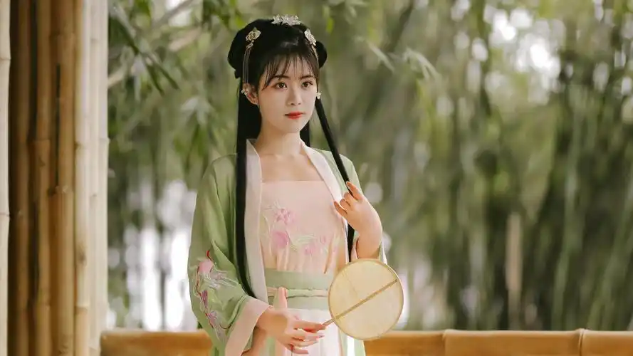 古色古香汉服美女温婉窈窕写真