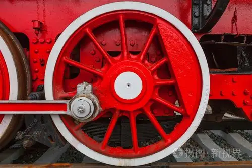 古老的蒸汽火车的车轮