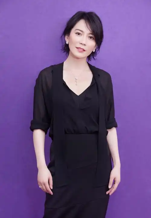 原创女人过了50岁试试这3种发型女明星们很喜欢