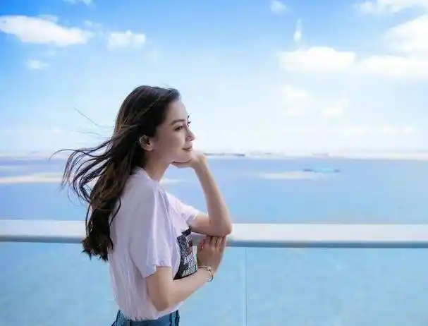 少女感十足的angelababy,原来她的穿搭是这样的,不愧是女神_杨颖_时尚