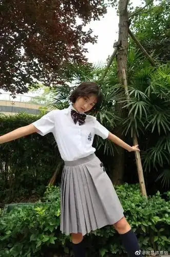 来源:新浪娱乐 这位,《燃野少年的天空》女主许恩怡