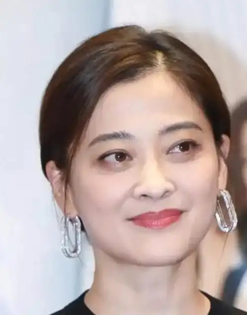 殷桃的痣梅婷的黑眼圈坚持不整容的女星这几位我真的服气