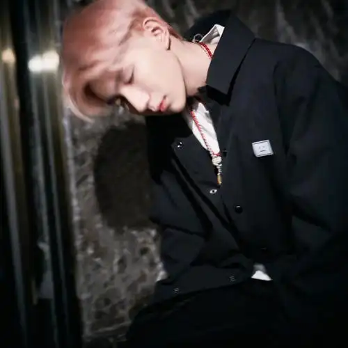 王源情绪感拍立得