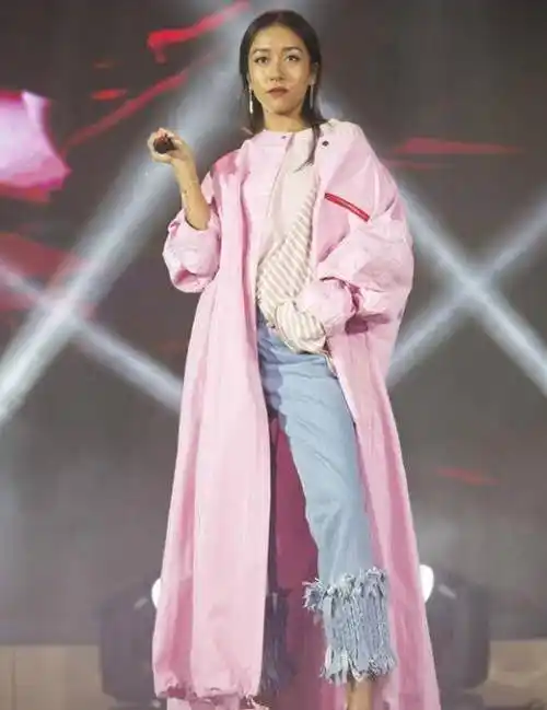 从"大山里的黑珍珠"到歌手出道,吉克隽逸都经历了啥?