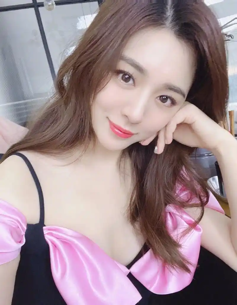 性感女神王晓晨,盛世容颜,身姿卓越