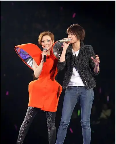 交换温柔(梁咏琪,郑秀文演唱歌曲))_石塘网