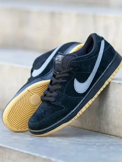 ▼ nike sb dunk low「黑鸽子」