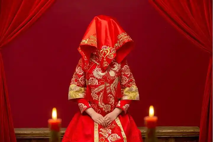 新娘古装凤冠霞帔婚服22240漂亮的古装新娘421穿着古装的新娘2143漂亮