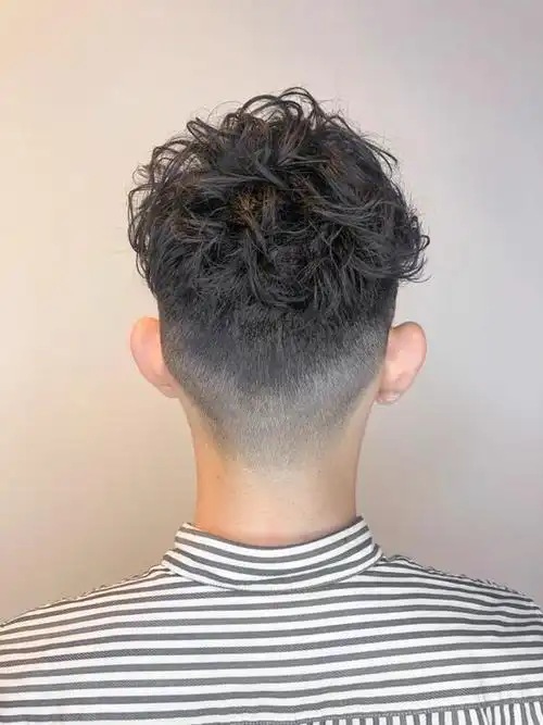 两侧铲短男发来了,头顶烫烫就是不一样,时尚还帅气|烫发|发型|短发