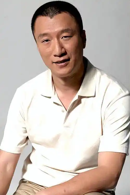 吃了丁嘉丽红利后将她抛弃,迎娶娇妻过日子,孙红雷是这样的人吗_丁