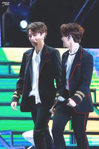 尤长靖林彦俊合照