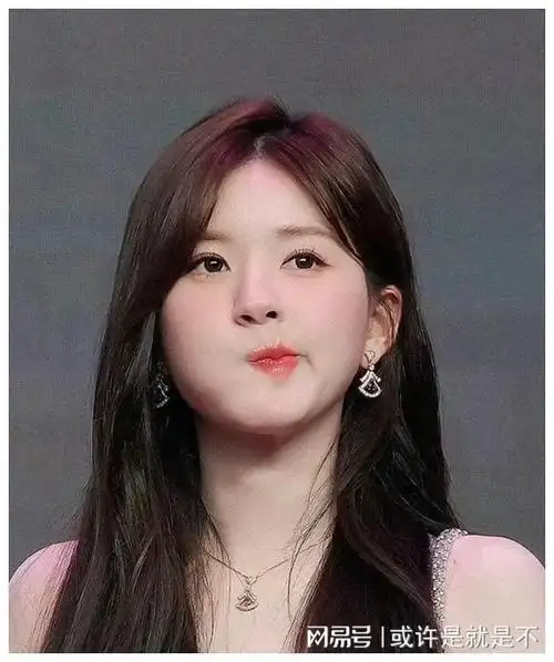 赵露思卸妆后素颜脸色焦黄,直接变成个"普女"!