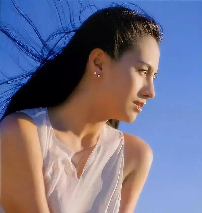 27岁的田丽与32岁的马景涛相恋,即将谈婚论嫁,马景涛的前妻唐韵找到