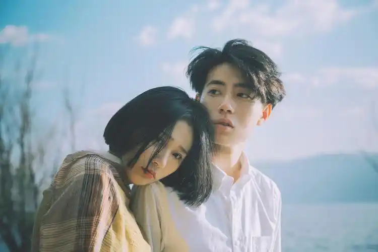 松树了黑21/062015515# 大理旅拍# 旅拍# 情侣# 色彩# 文艺# 写真