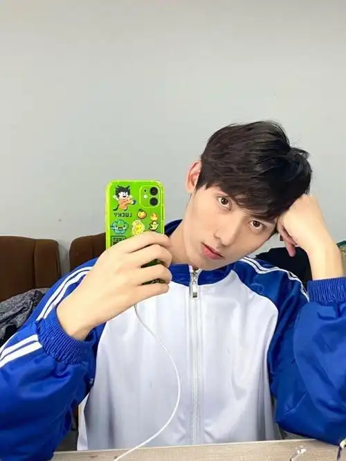 素颜校草集结令,原相机申请挑战!