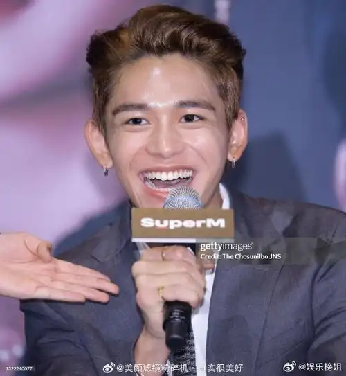 黄旭熙g社生图#黄旭熙solo出道曲出来了,来看看黄旭熙g社生图,lucas