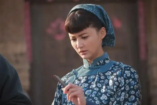 《大宅门1912》张歆艺卖萌被称"二姐"