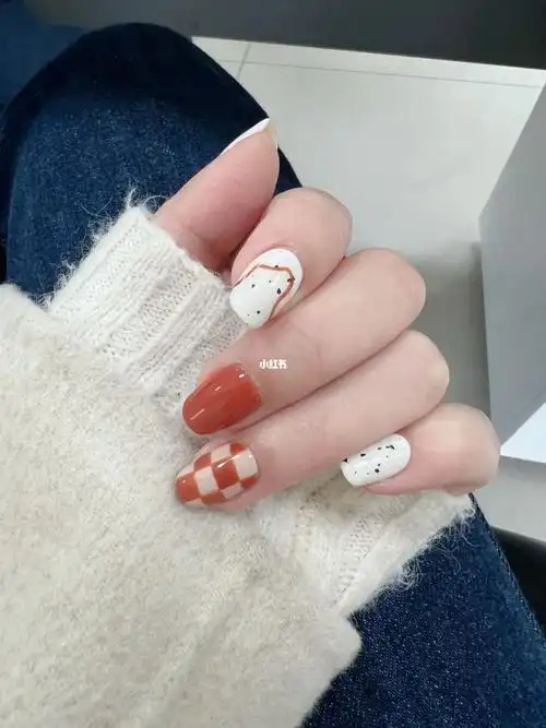 秋冬温柔显白美甲款式