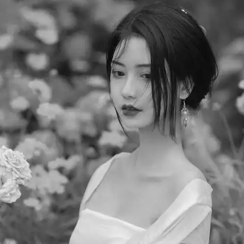 黑白头像伤感高冷图片