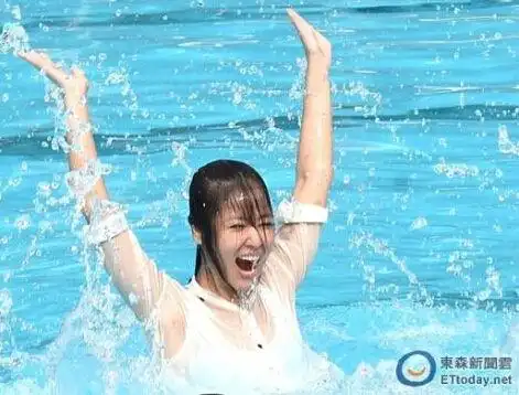 林心如高温35度跳水 展湿身透视诱惑