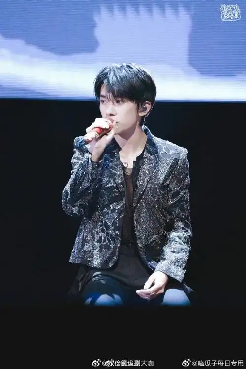 网传易烊千玺个人演唱会正在筹划##易烊千玺演唱会有三站