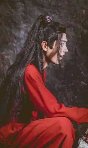 1 / 9 影视剧里百夸不厌的造型,肖战在《陈情令》中的红衣魏无羡一眼