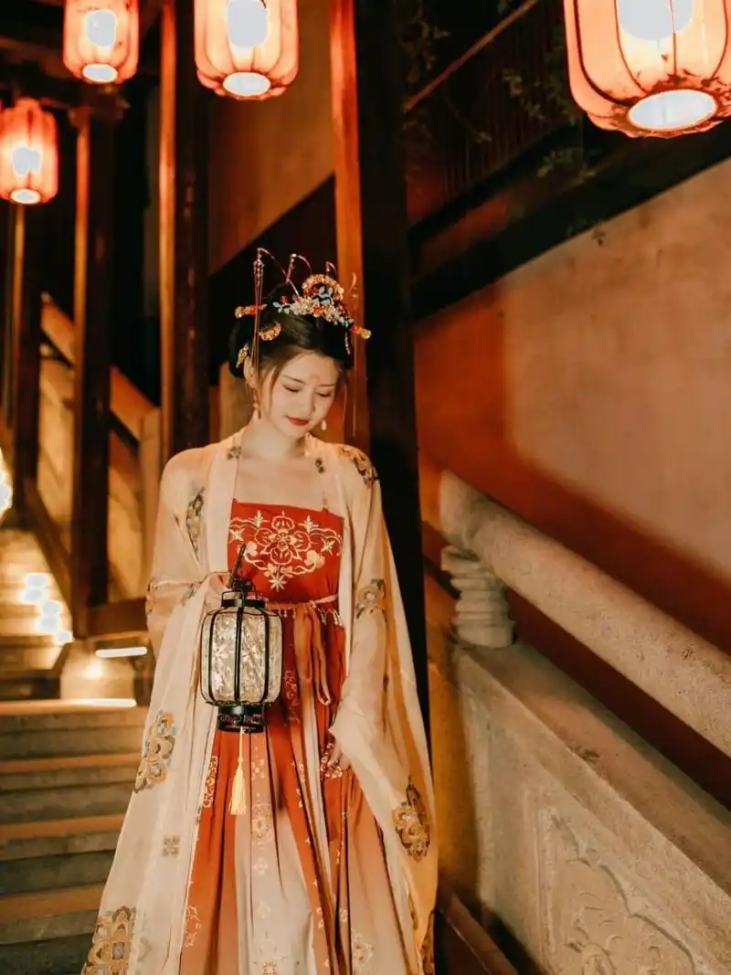西安大唐不夜城拍照6015圆脸古装造型  来西安怎么能不穿一次汉服
