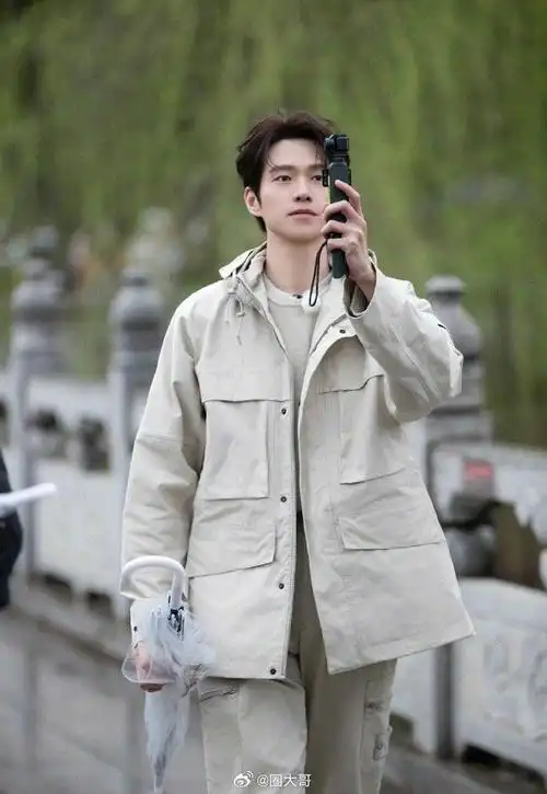 目前男女主演暂定魏大勋,田曦薇等人,这身高差看起来就很让人期待呀!