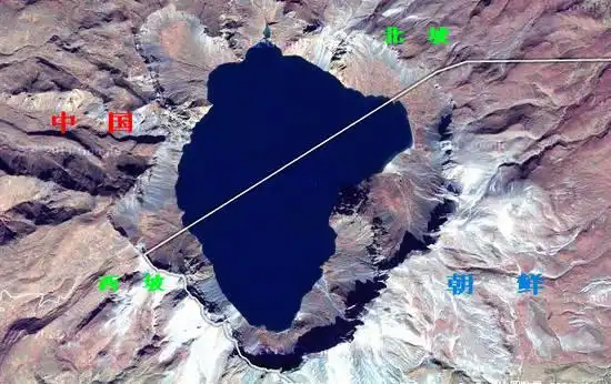 探索长白山天池感受梦幻之地迷人的色彩7