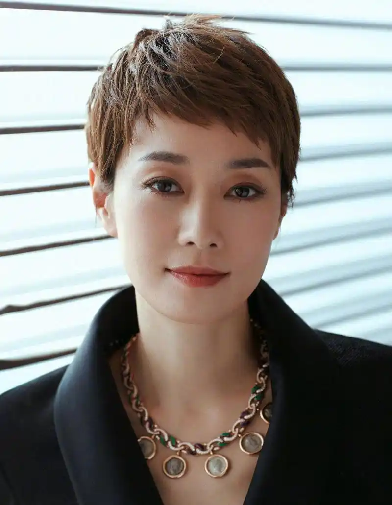 看了马伊琍大女儿的近照,才知道她当年为啥非要抢两孩子的抚养权