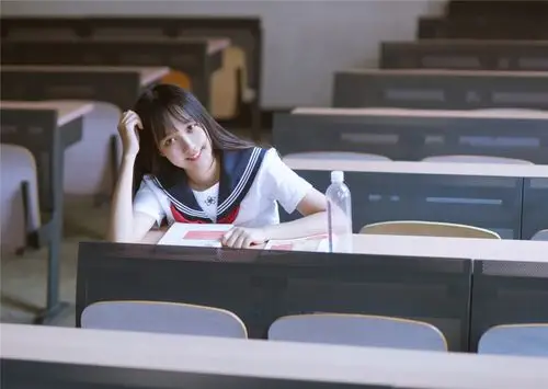 阳光美少女靓丽清新青春校园风摄影